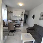 Sun House Апартаменты *